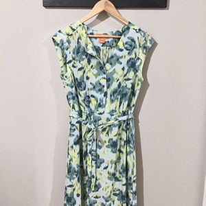 Pretty spring/summer dress from Joe Fresh, tie waist. Size small.
